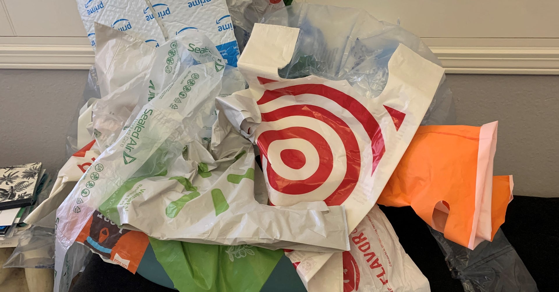 EU aims to curb plastic pollution with new rules targeting nightmare spills of tiny pellets- Ảnh 2.
