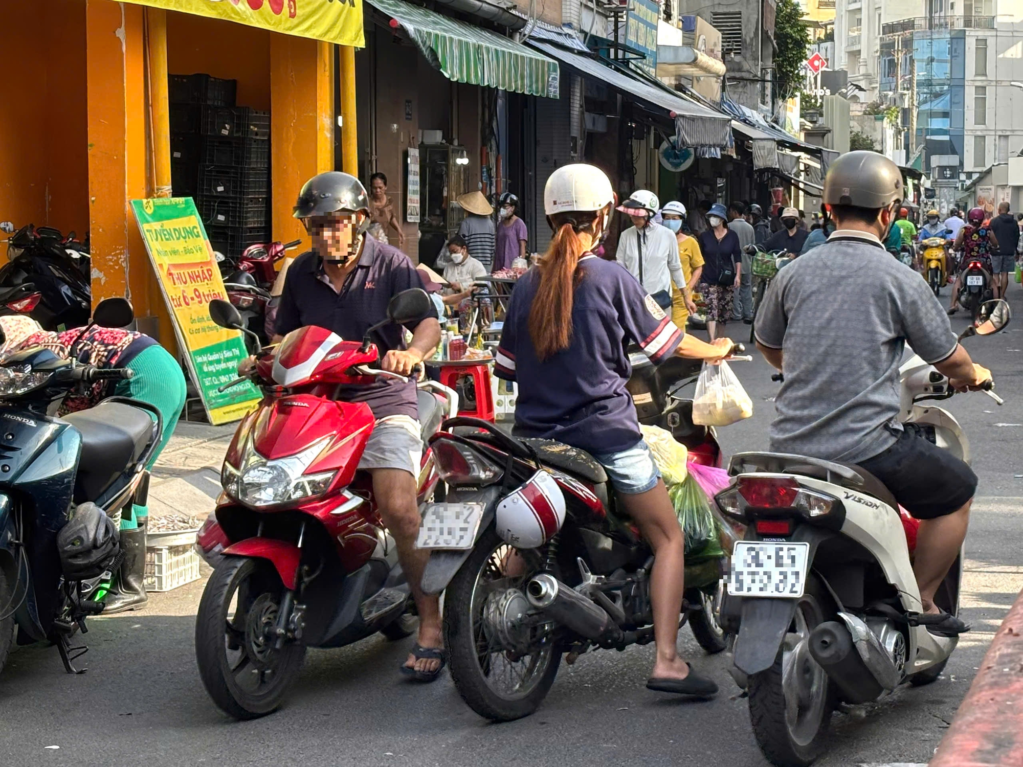 ngược chiều - Ảnh 6.