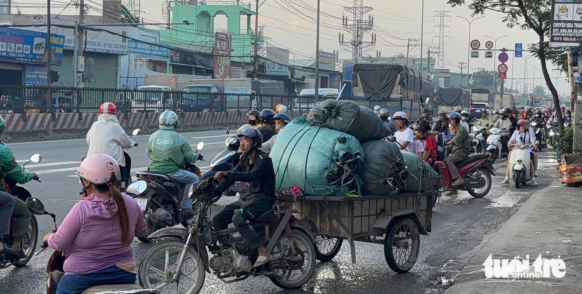 ngược chiều - Ảnh 2.