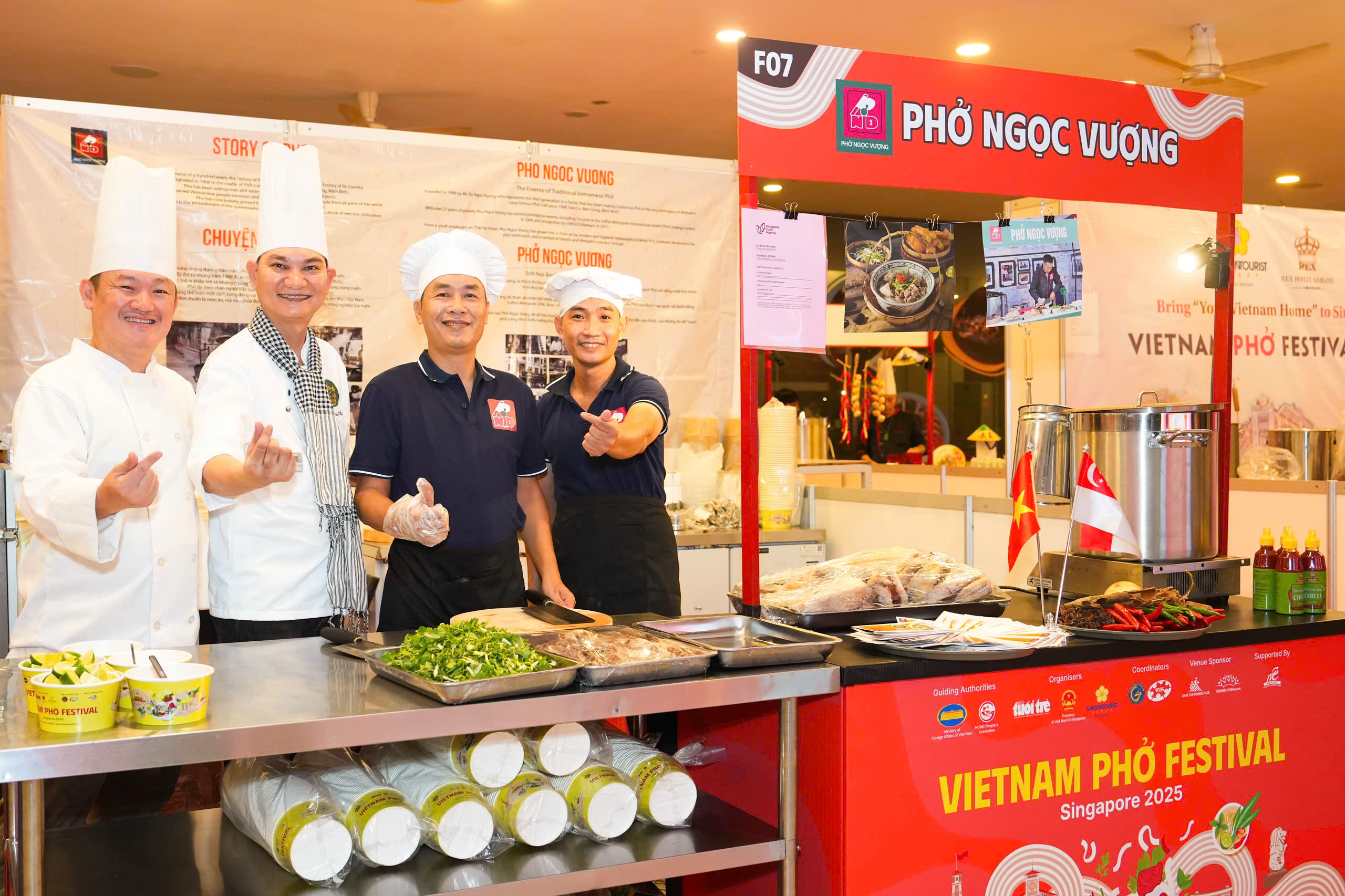 Sáng nay khai mạc Vietnam Phở Festival, lễ hội phở Việt Nam đầu tiên ở Singapore - Ảnh 1. Vietnam Phở Festival - Ảnh 2.