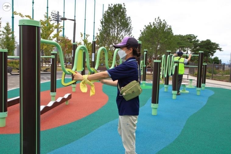 Seoul mở rộng mô hình ‘sân chơi cho người cao tuổi’ - Ảnh 1.