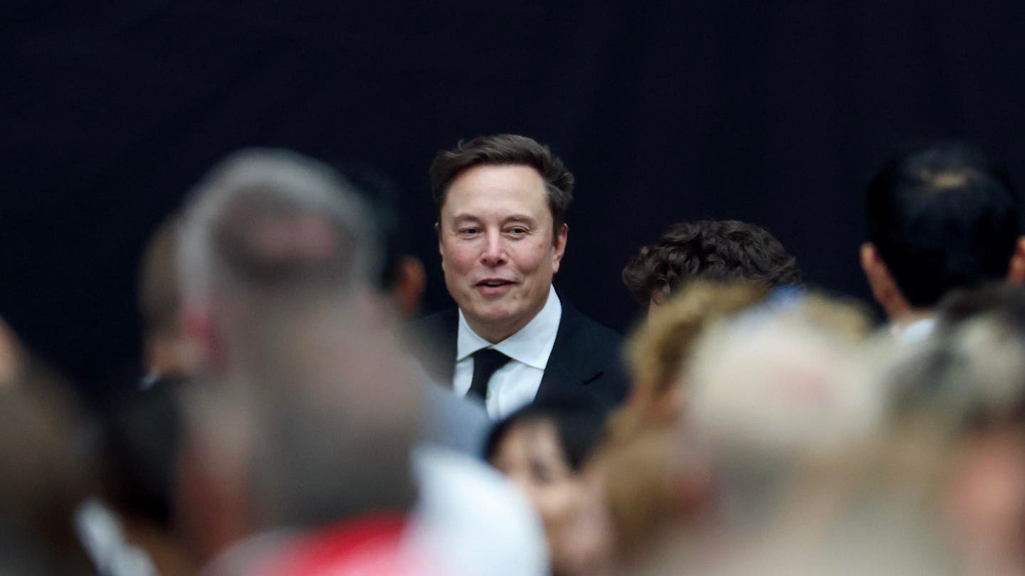Elon Musk calls for the cancellation of Netflix, the author of the cartoon was hacked - Photo 1.