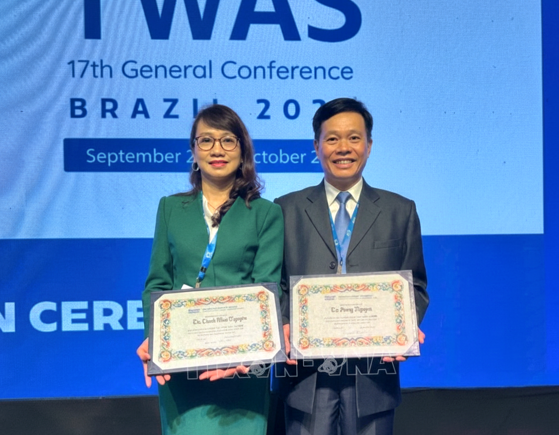 Hai nhà khoa học Việt Nam được công nhận viện sĩ Viện hàn lâm Khoa học thế giới - Ảnh 1.