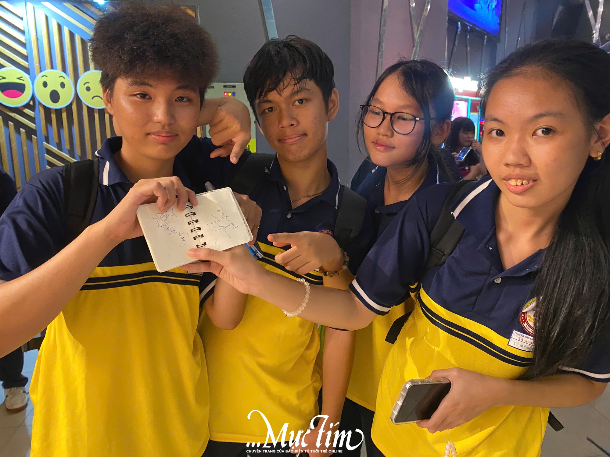 Hơn 1.400 teen Trường THPT Tạ Quang Bửu giao lưu với đoàn phim Tử chiến trên không - Ảnh 7.