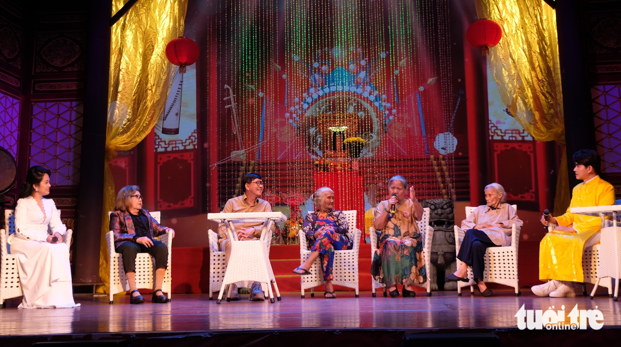 Thanh Dien៖ បេះដូងខ្ញុំឈប់លោតពេលគ្រូពេទ្យប្រាប់ខ្ញុំថាខ្ញុំអាចបាត់បង់ការមើលឃើញរបស់ខ្ញុំ - រូបថត ៣. Thanh Điền: Tim tôi như ngừng đập khi bác sĩ thông báo tôi có thể không thấy ánh sáng - Ảnh 3.