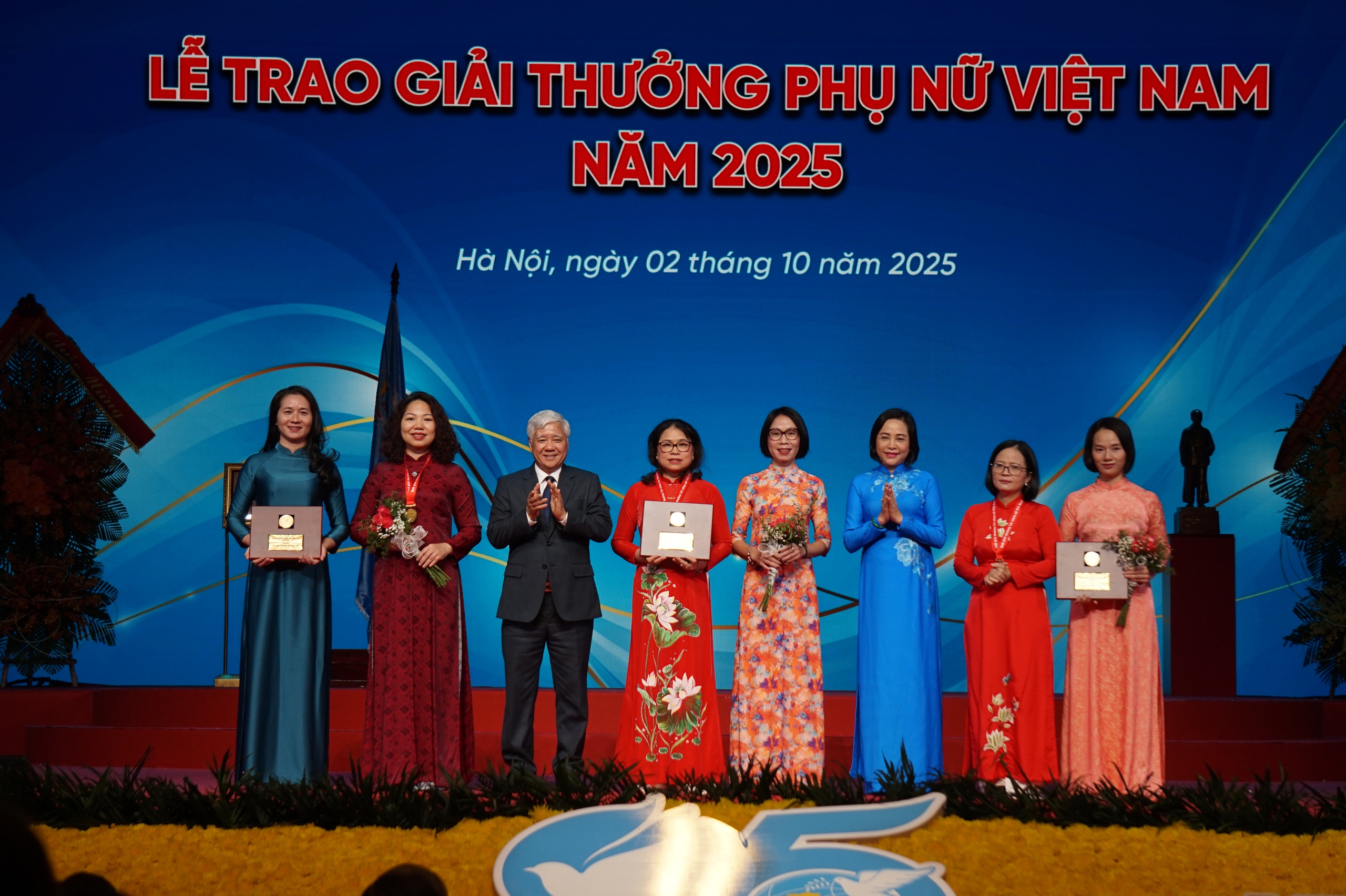 Tổng Bí thư Tô Lâm gợi mở 10 nhiệm vụ cho Hội Liên hiệp Phụ nữ Việt Nam - Ảnh 3.