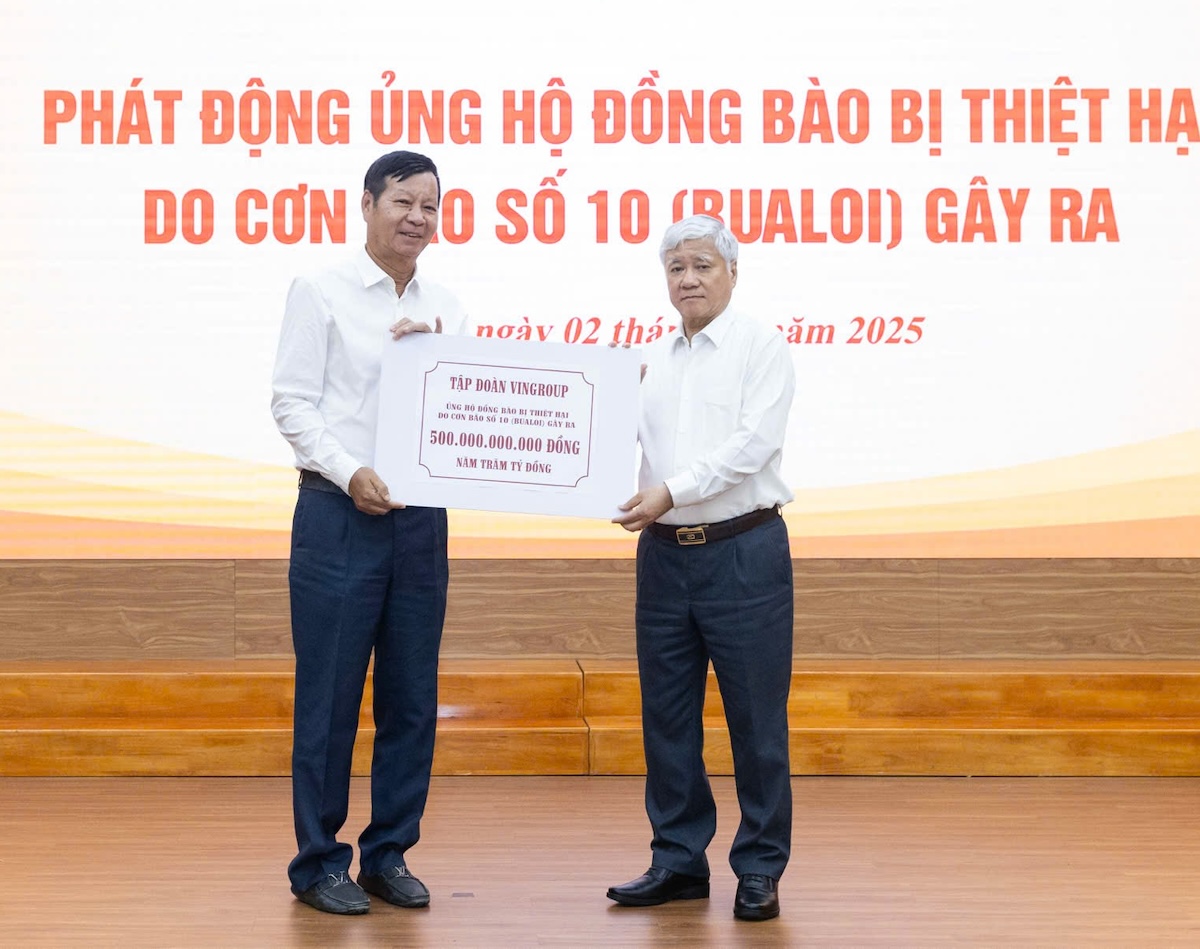 Tổng Bí thư Tô Lâm, Chủ tịch Quốc hội Trần Thanh Mẫn ủng hộ đồng bào khắc phục hậu quả bão số 10 - Ảnh 4.