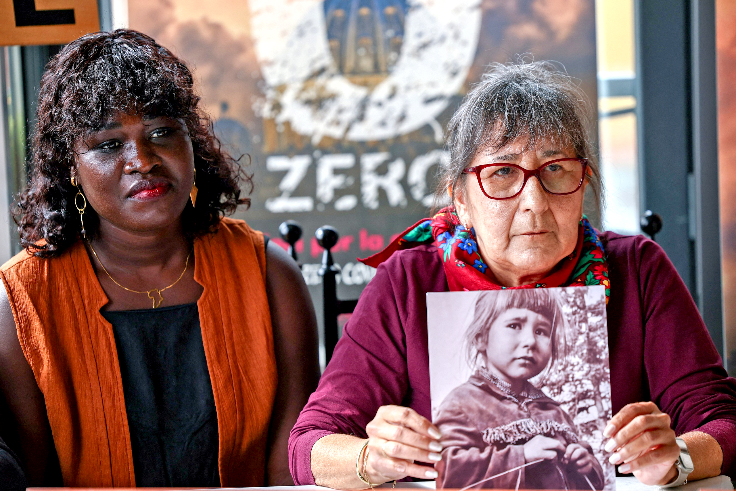 Lần đầu tiên Giáo hoàng Leo XIV gặp nạn nhân bị giáo sĩ Công giáo lạm dụng tình dục - Ảnh 1.