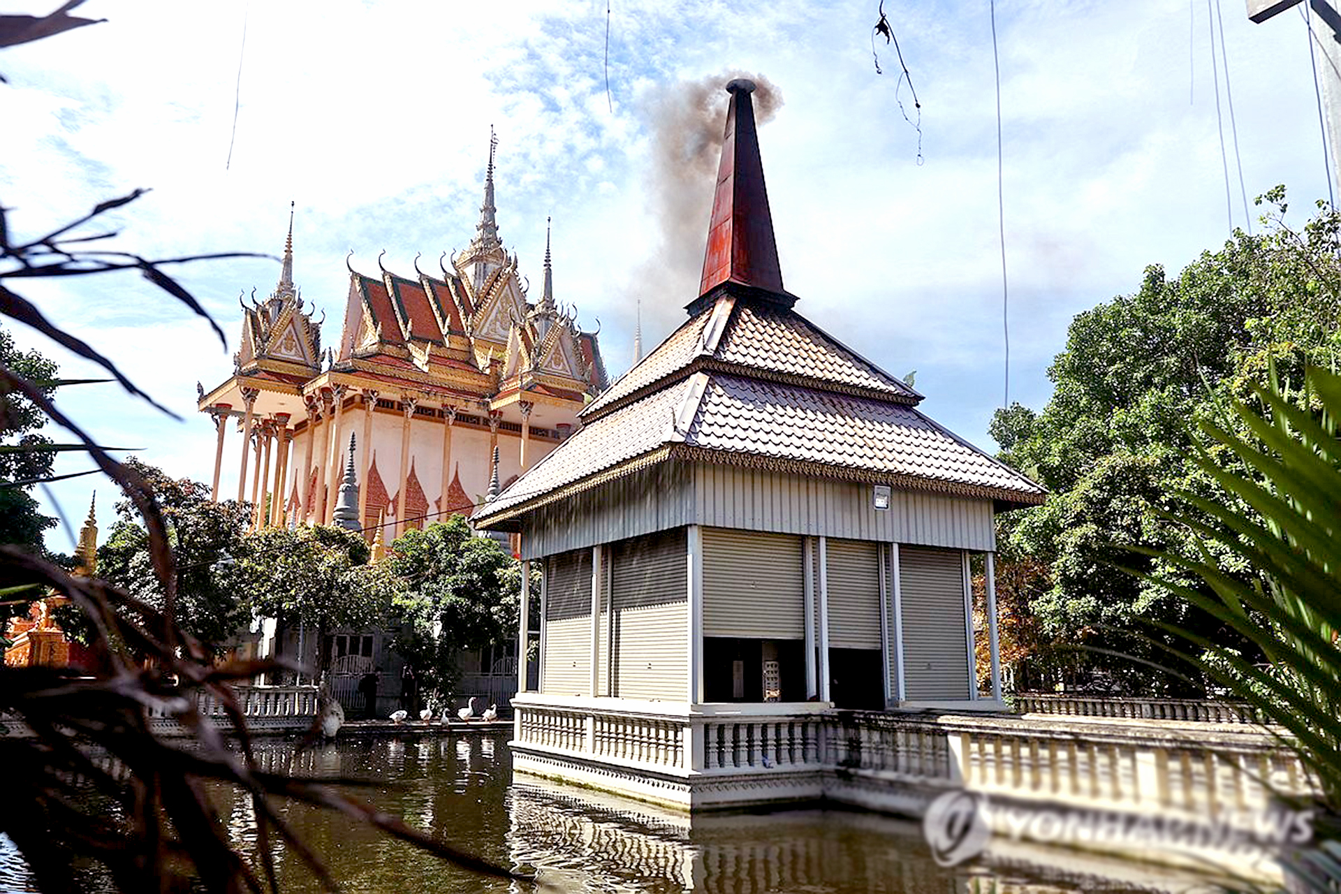 Campuchia: Phát hiện thêm 3 thi thể người Hàn Quốc tại ngôi chùa từng hỏa táng nam sinh bị sát hại - Ảnh 1.