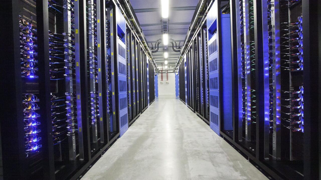 Servers, software and data: how the cloud powers the web- Ảnh 1.