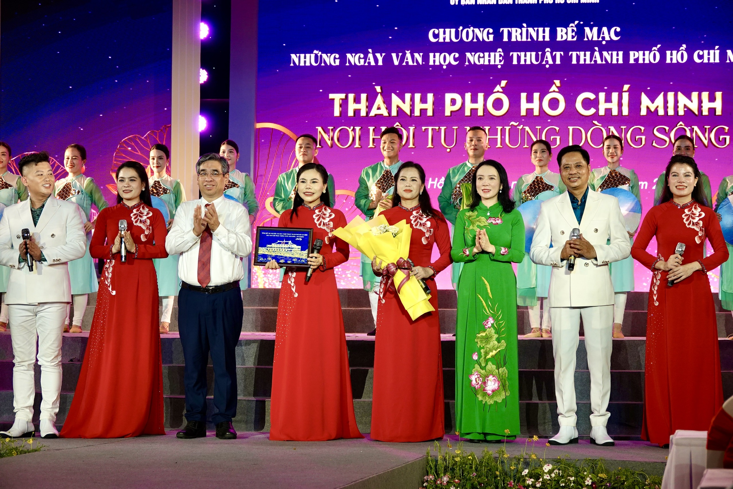 Bế mạc Những ngày văn học nghệ thuật TP.HCM - Ảnh 2. Những ngày văn học nghệ thuật TP.HCM - Ảnh 2.