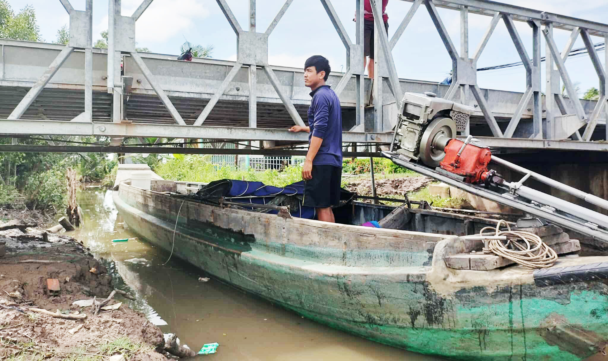 Cầu độc lạ ở Cà Mau - dầm cầu bằng mặt đường- Ảnh 1. cà mau - Ảnh 1.