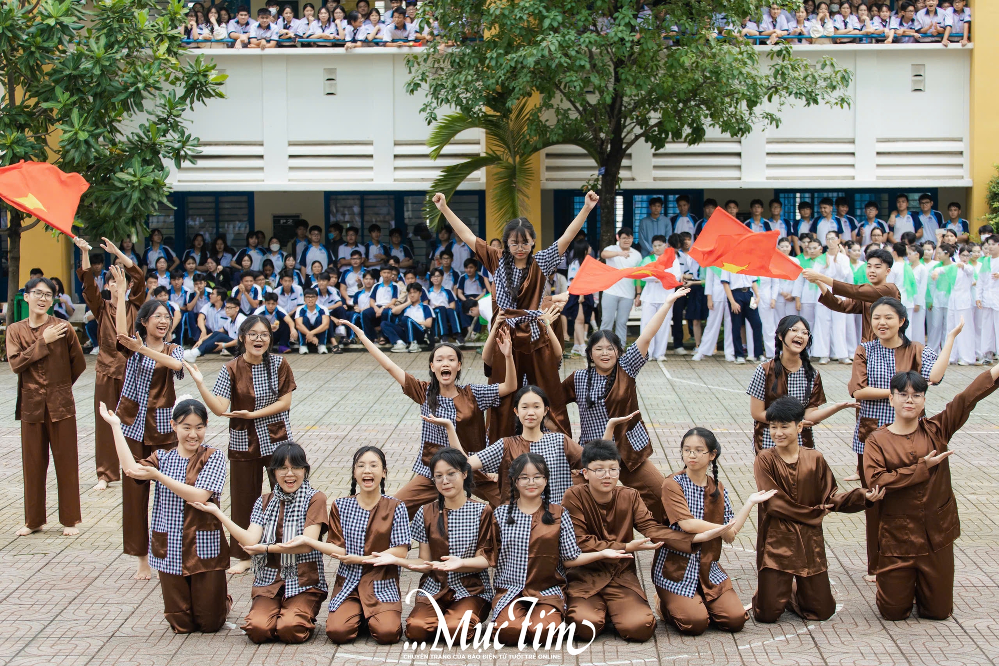 Teen Bình Phú ‘cháy’ hết mình với cuộc thi flashmob giờ ra chơi - Ảnh 7.