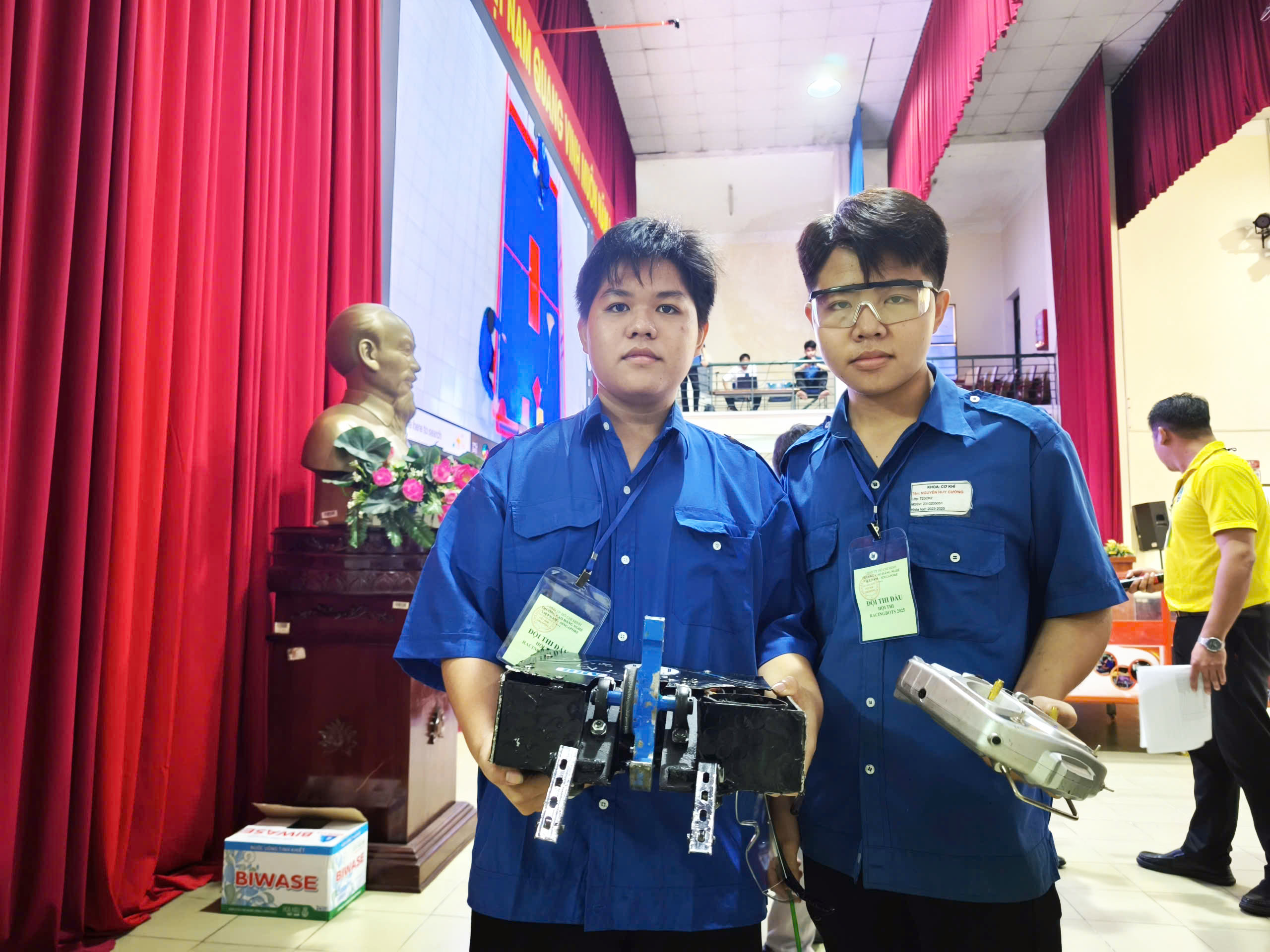 Những màn 'so găng' robot nghẹt thở: rượt đuổi, chạm trán, giành giật từng điểm số- Ảnh 4. robot - Ảnh 4.