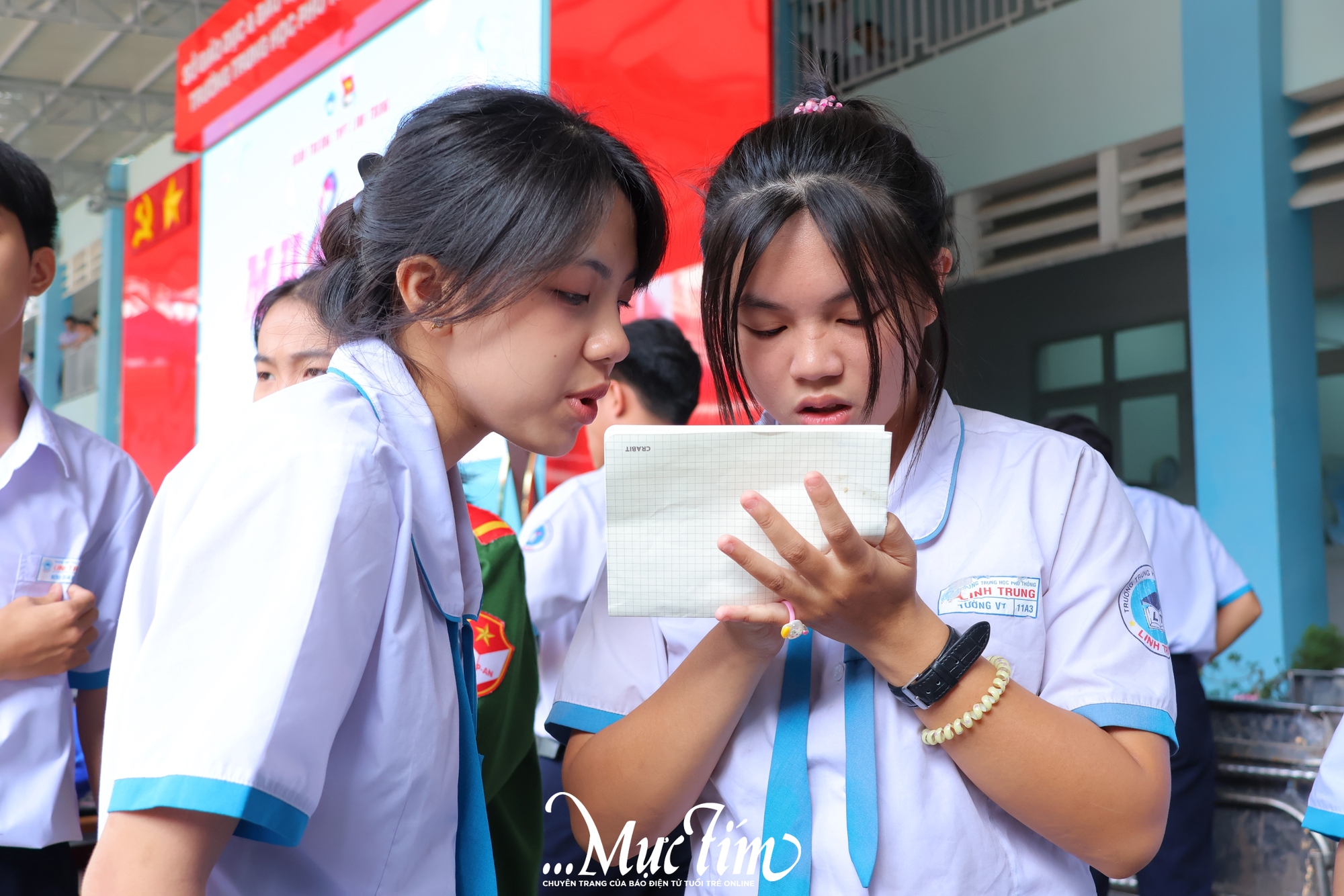 Bữa tiệc âm nhạc đầy màu sắc của học trò Trường THPT Linh Trung - Ảnh 1.