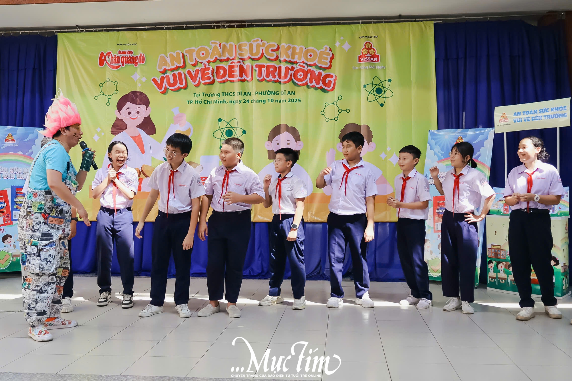 Học sinh Trường THCS Dĩ An tìm hiểu bí quyết chọn thực phẩm đúng và sạch- Ảnh 3. Học sinh Trường THCS Dĩ An tìm hiểu bí quyết chọn thực phẩm đúng và sạch- Ảnh 3.