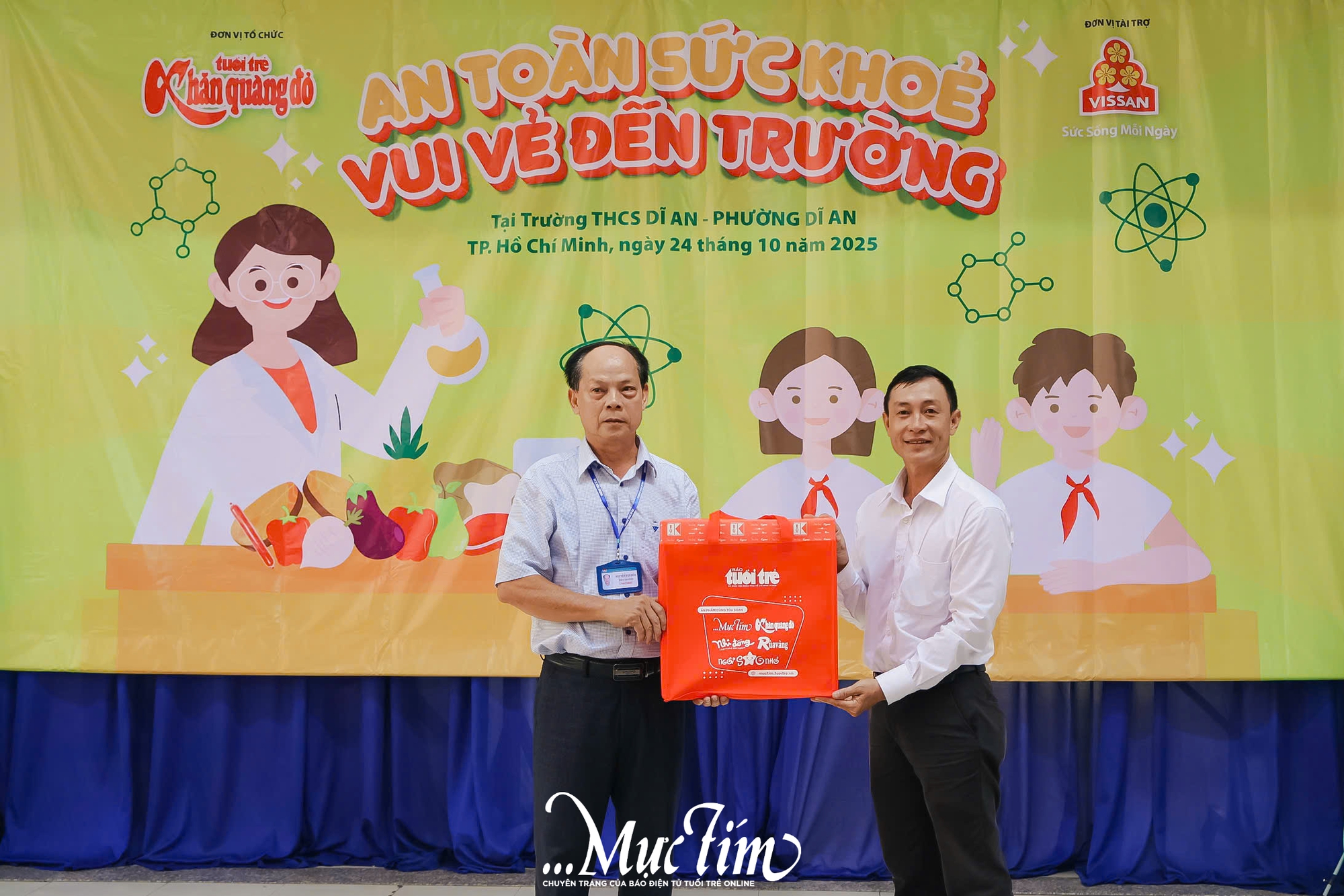 Học sinh Trường THCS Dĩ An tìm hiểu bí quyết chọn thực phẩm đúng và sạch- Ảnh 7. Học sinh Trường THCS Dĩ An tìm hiểu bí quyết chọn thực phẩm đúng và sạch- Ảnh 7.