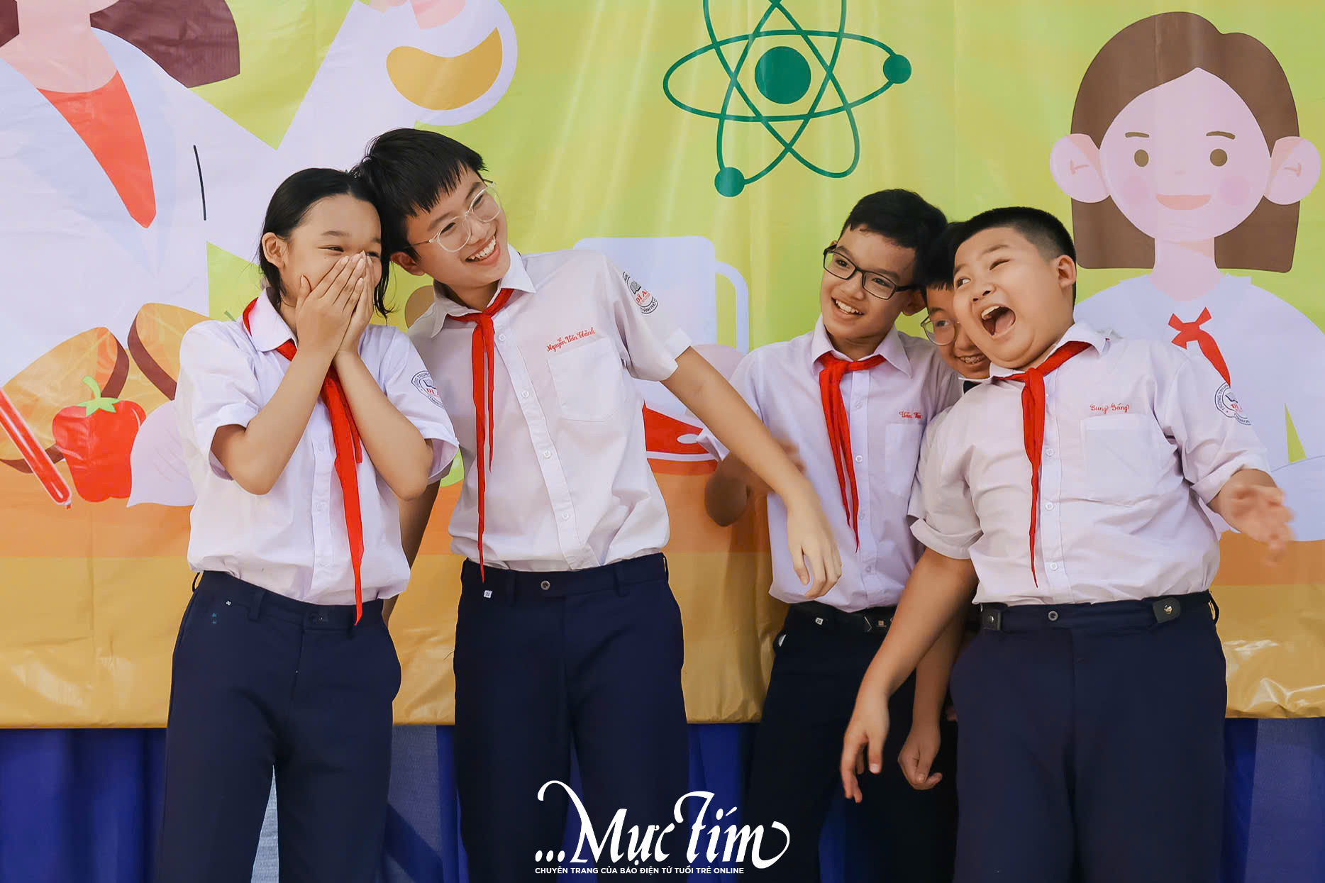 Học sinh Trường THCS Dĩ An tìm hiểu bí quyết chọn thực phẩm đúng và sạch- Ảnh 4.