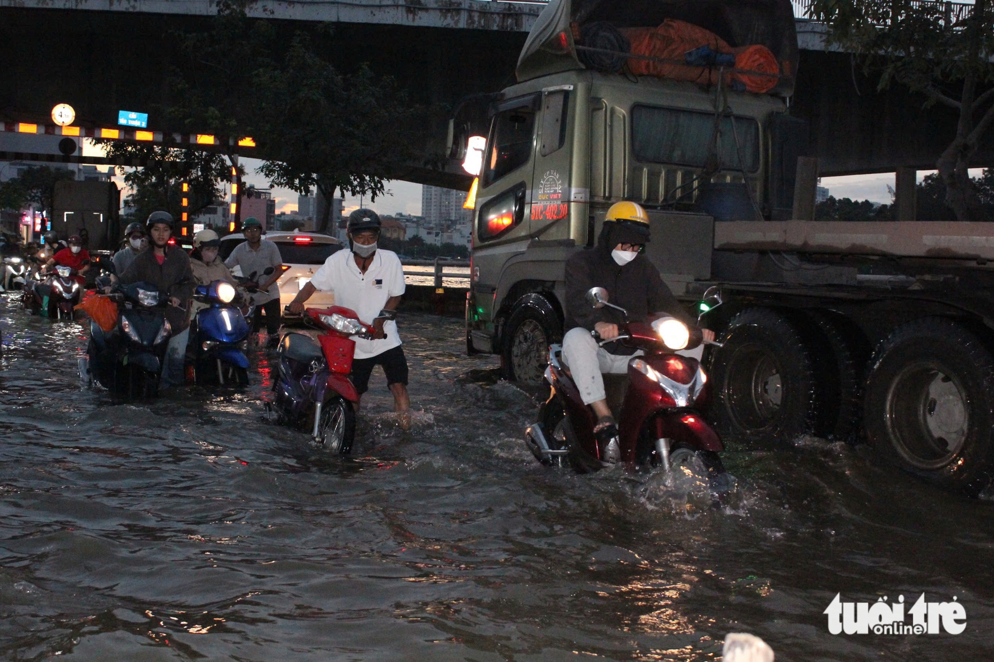 triều cường - Ảnh 8.