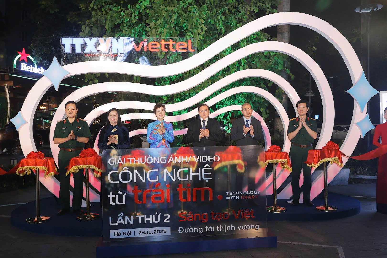 ‘Công nghệ từ trái tim’ - khi sáng tạo chạm đến cảm xúc con người - Ảnh 2. ‘Công nghệ từ trái tim’ - khi sáng tạo chạm đến cảm xúc con người - Ảnh 2.