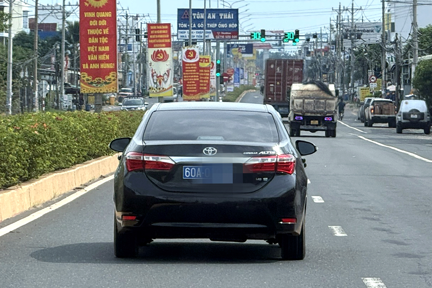 ô tô công vụ - Ảnh 1.