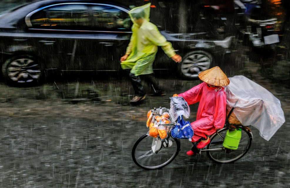 Award-winning photographer celebrates 25 years capturing Vietnamese life - Ảnh 5.