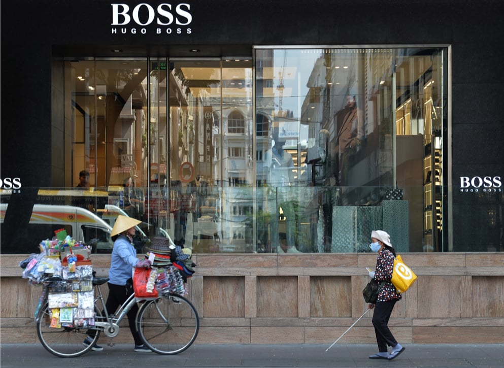 Award-winning photographer celebrates 25 years capturing Vietnamese life - Ảnh 6.