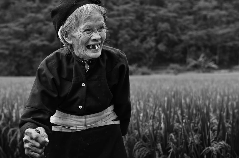 Award-winning photographer celebrates 25 years capturing Vietnamese life - Ảnh 11.