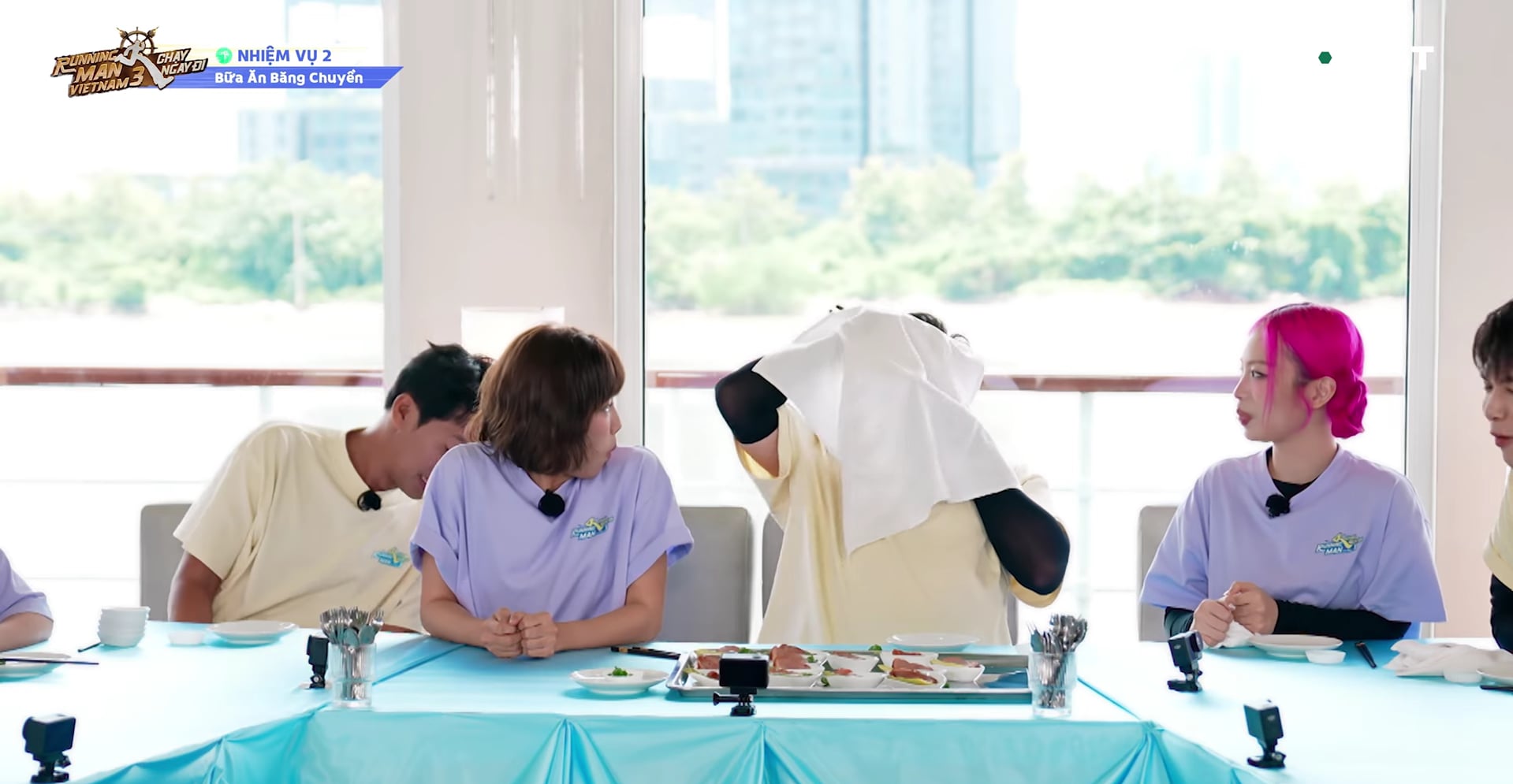 Running man tập 4: Diệu Nhi-Anh Tú đối đầu, 2 gián điệp lộ diện - Ảnh 6. Running man tập 4: Diệu Nhi-Anh Tú đối đầu, 2 gián điệp lộ diện - Ảnh 6.