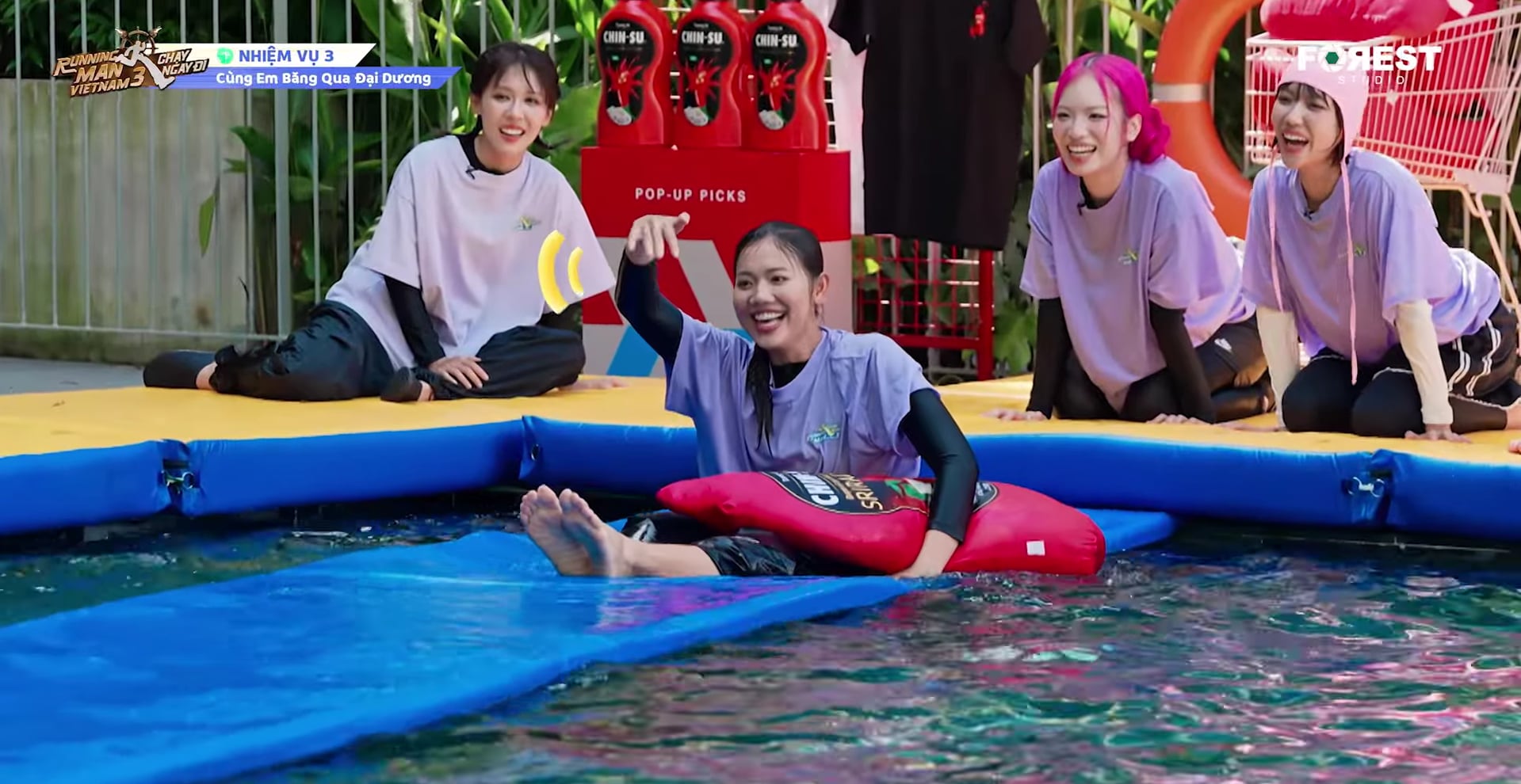 Running man tập 4: Diệu Nhi-Anh Tú đối đầu, 2 gián điệp lộ diện - Ảnh 9. Running man tập 4: Diệu Nhi-Anh Tú đối đầu, 2 gián điệp lộ diện - Ảnh 9.