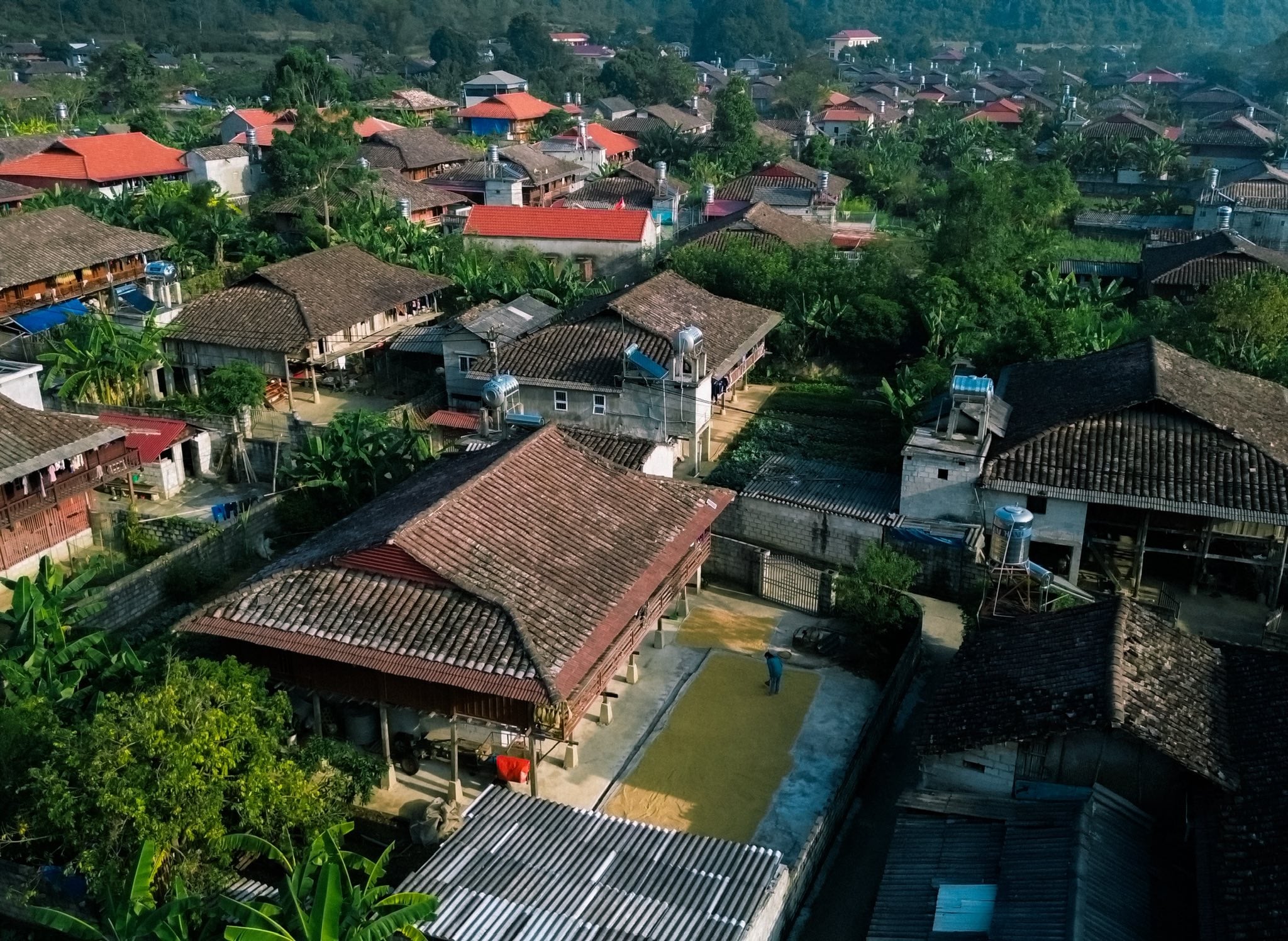 Inside Vietnam’s yin-yang roofed stilt house village named among world’s best- Ảnh 3. Inside Vietnam’s yin-yang roofed stilt house village named among world’s best- Ảnh 3.