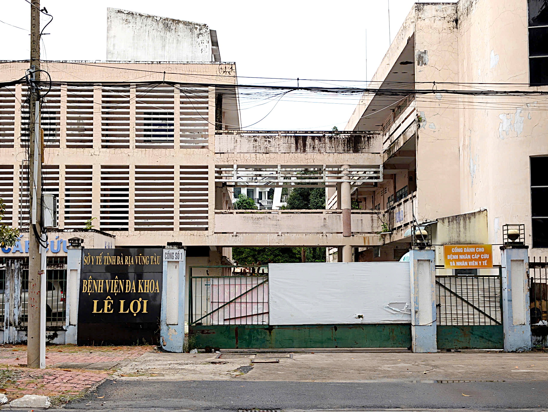 bệnh viện cũ - Ảnh 2.