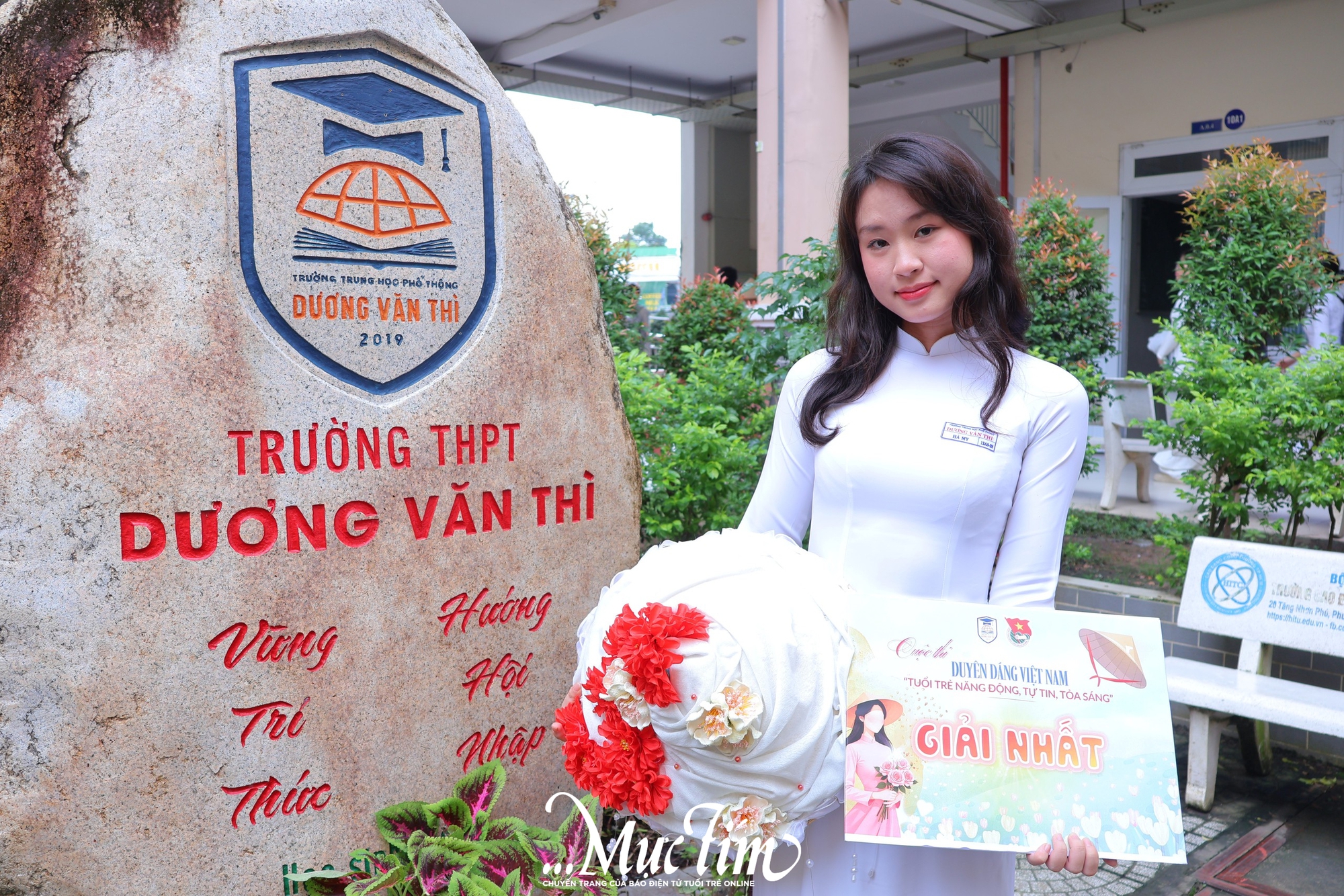 Nét duyên dáng của nữ sinh Trường THPT Dương Văn Thì trong tà áo dài trắng tinh khôi - Ảnh 15.
