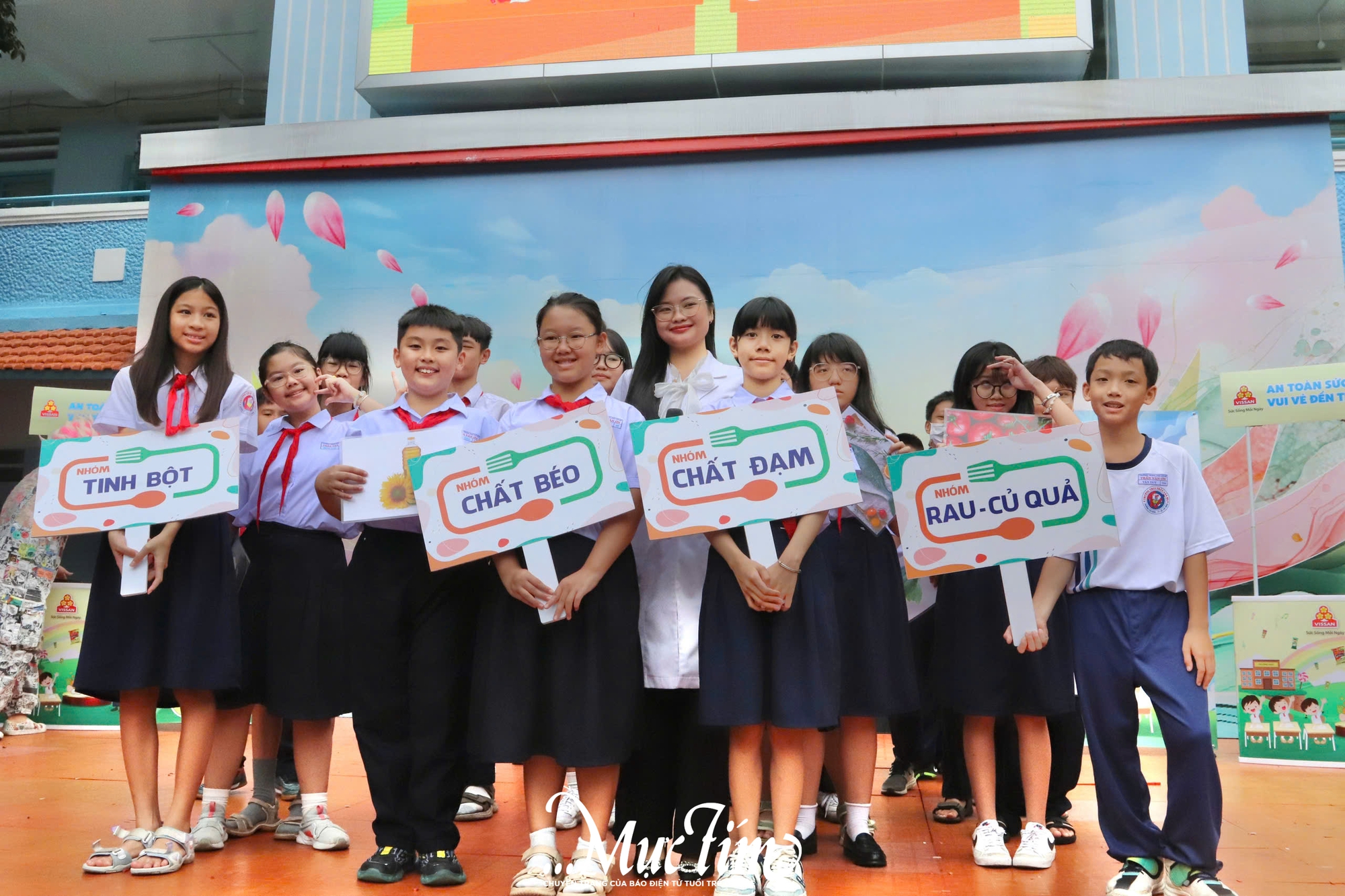 Cùng học trò Trường THCS Trần Văn Ơn tìm hiểu dinh dưỡng, vui khoẻ đến trường- Ảnh 3. Cùng học trò Trường THCS Trần Văn Ơn tìm hiểu dinh dưỡng, vui khoẻ đến trường- Ảnh 3.