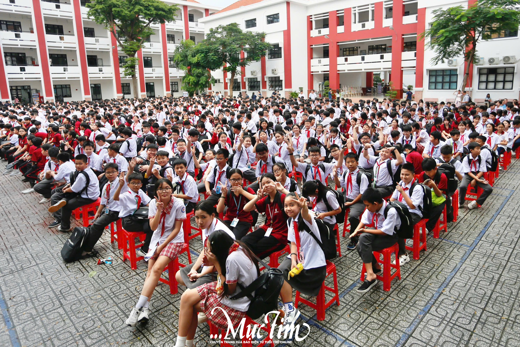 Công tắc khoa học 2025 khởi đầu sôi nổi tại Trường THCS Hoàng Hoa Thám- Ảnh 1.
