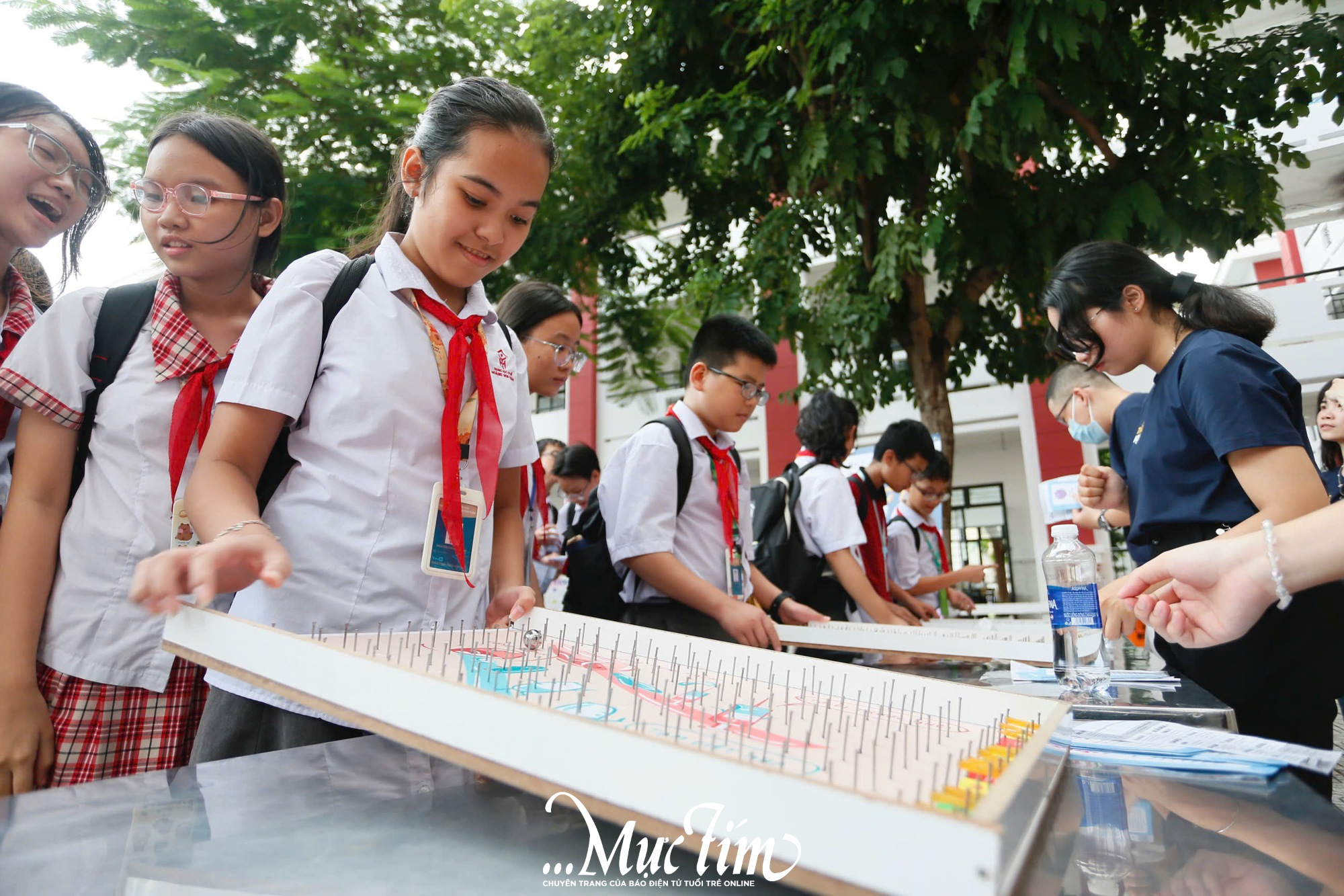 Học sinh Trường THCS Hoàng Hoa Thám chơi boardgame khám phá khoa học- Ảnh 5. Học sinh Trường THCS Hoàng Hoa Thám chơi boardgame khám phá khoa học- Ảnh 5.