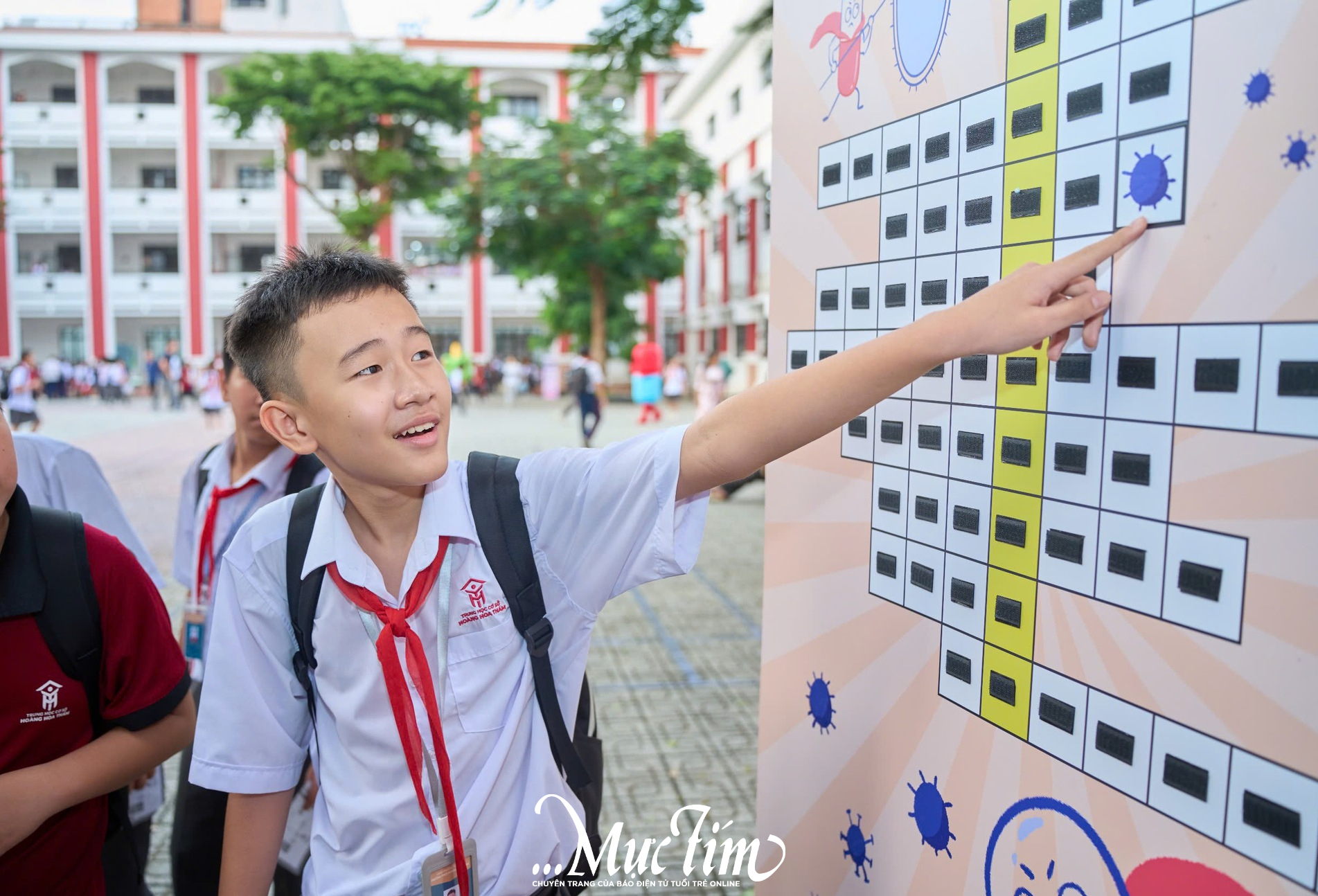 Học sinh Trường THCS Hoàng Hoa Thám chơi boardgame khám phá khoa học- Ảnh 10. Học sinh Trường THCS Hoàng Hoa Thám chơi boardgame khám phá khoa học- Ảnh 10.