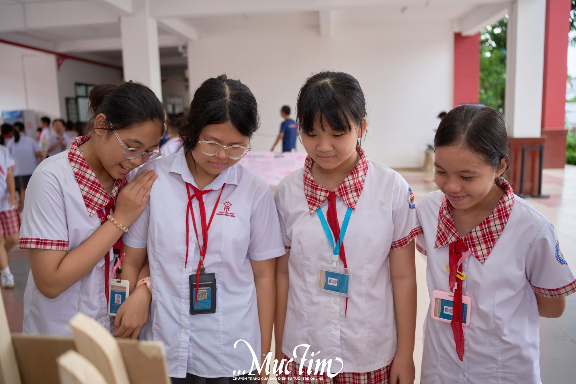 Khoa học gần gũi qua nét vẽ sắc màu của học trò THCS Hoàng Hoa Thám- Ảnh 3. Khoa học gần gũi qua nét vẽ sắc màu của học trò THCS Hoàng Hoa Thám- Ảnh 3.