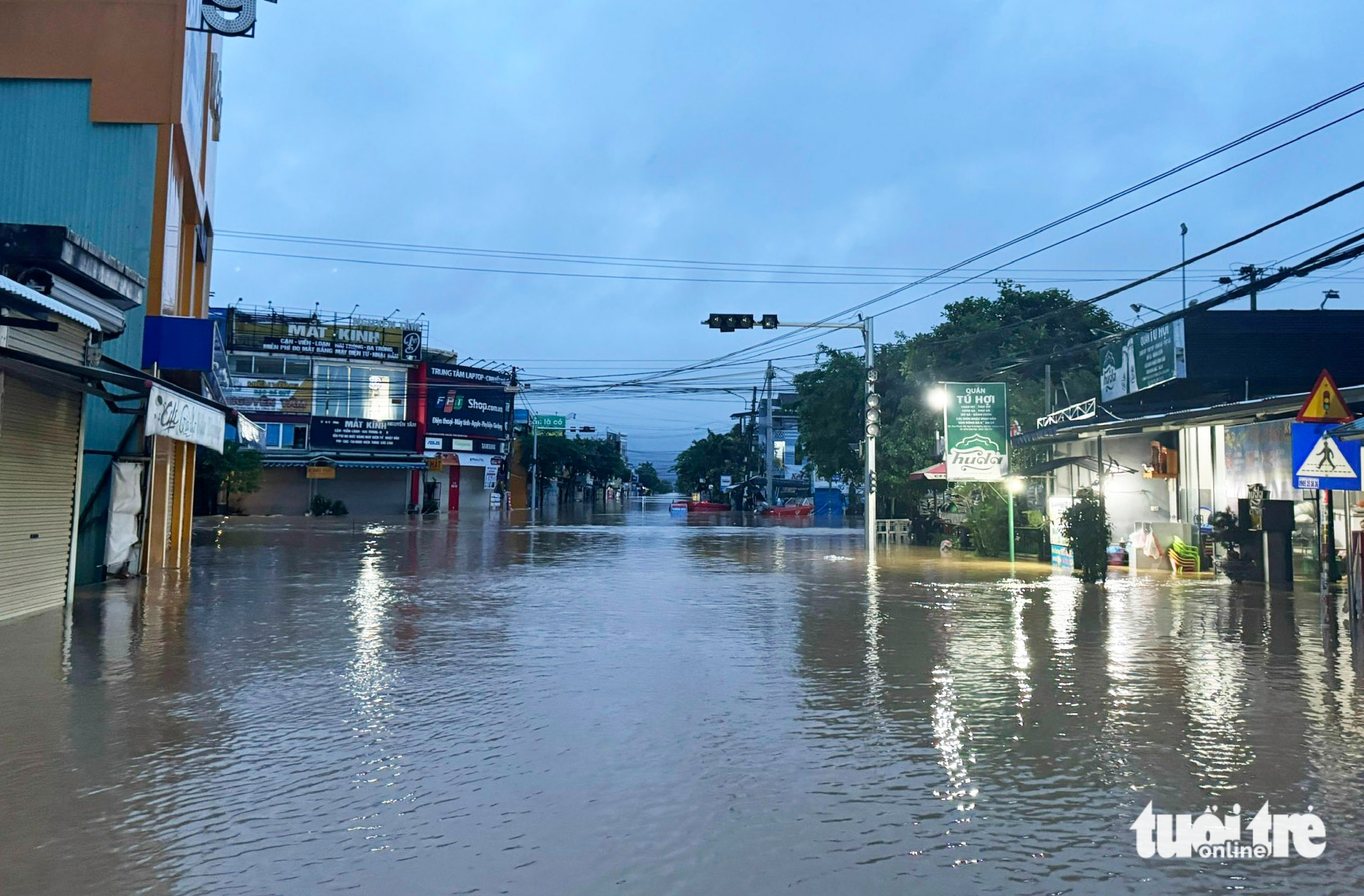 nước lũ - Ảnh 8.