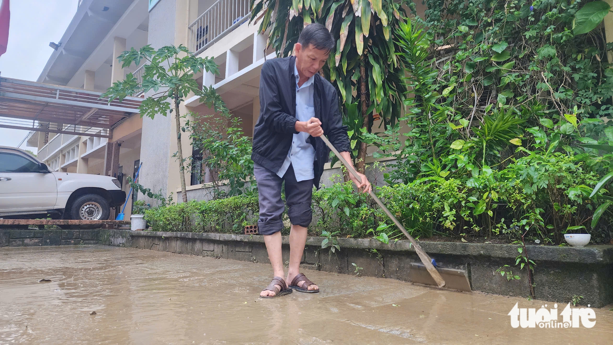 nước lũ - Ảnh 10.