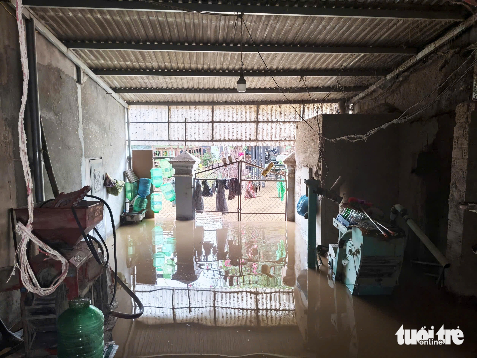 nước lũ - Ảnh 12.