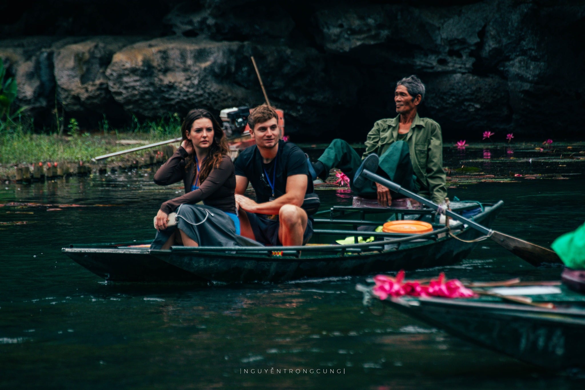 Water lilies paint Tam Coc in vibrant hues, stun visitors to Vietnam’s Ninh Binh- Ảnh 6. Water lilies paint Tam Coc in vibrant hues, stun visitors to Vietnam’s Ninh Binh- Ảnh 6.