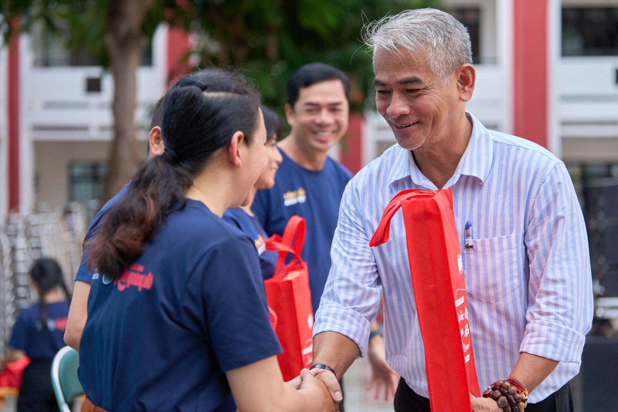 Công tắc khoa học 2025 khởi đầu sôi nổi tại Trường THCS Hoàng Hoa Thám- Ảnh 19. Công tắc khoa học 2025 khởi đầu sôi nổi tại Trường THCS Hoàng Hoa Thám- Ảnh 19.