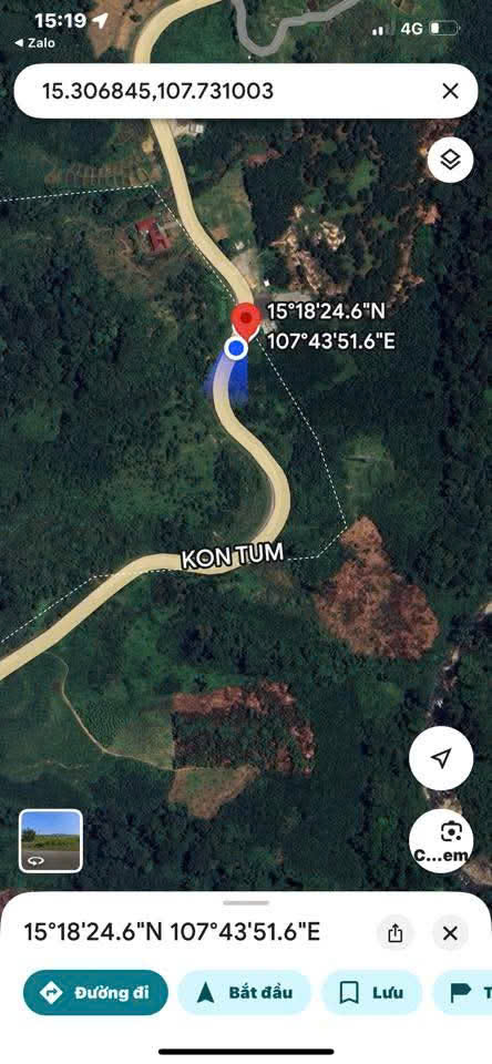 Dùng máy bay không người lái đưa nhu yếu phẩm lên đèo Lò Xo tiếp tế cho tài xế bị kẹt - Ảnh 2.