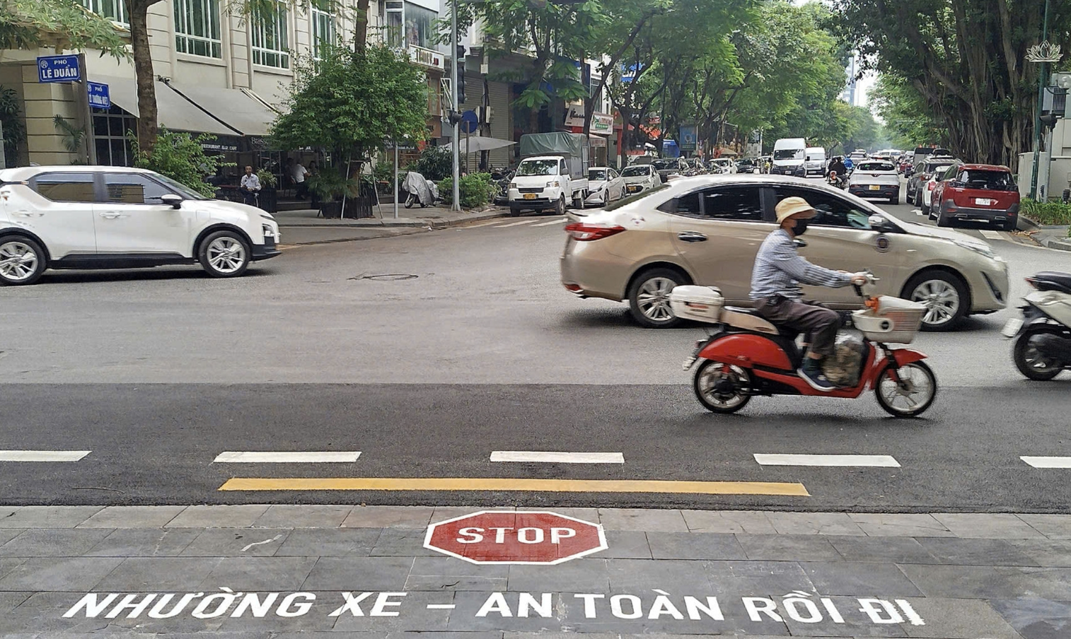 dừng lại - Ảnh 1.