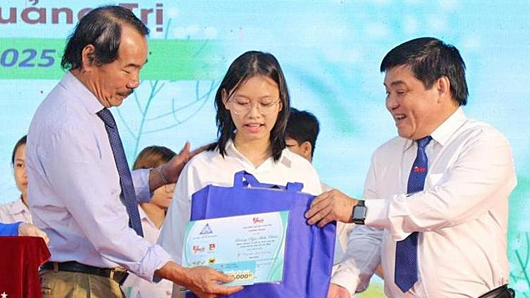 Tiếp sức đến trường - Ảnh 1.