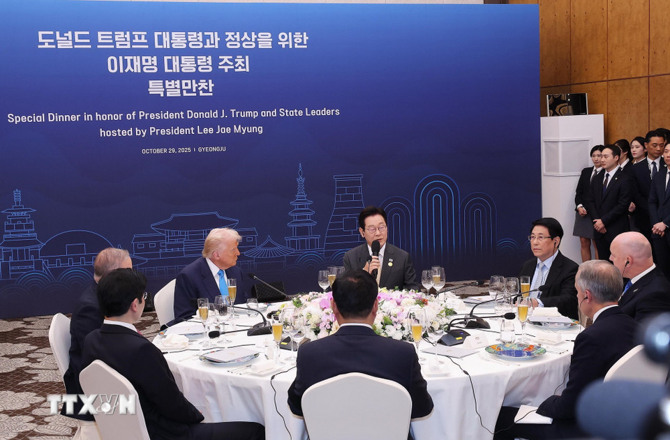 Chủ tịch nước Lương Cường chia sẻ quan điểm của Việt Nam với các nhà lãnh đạo APEC - Ảnh 4.