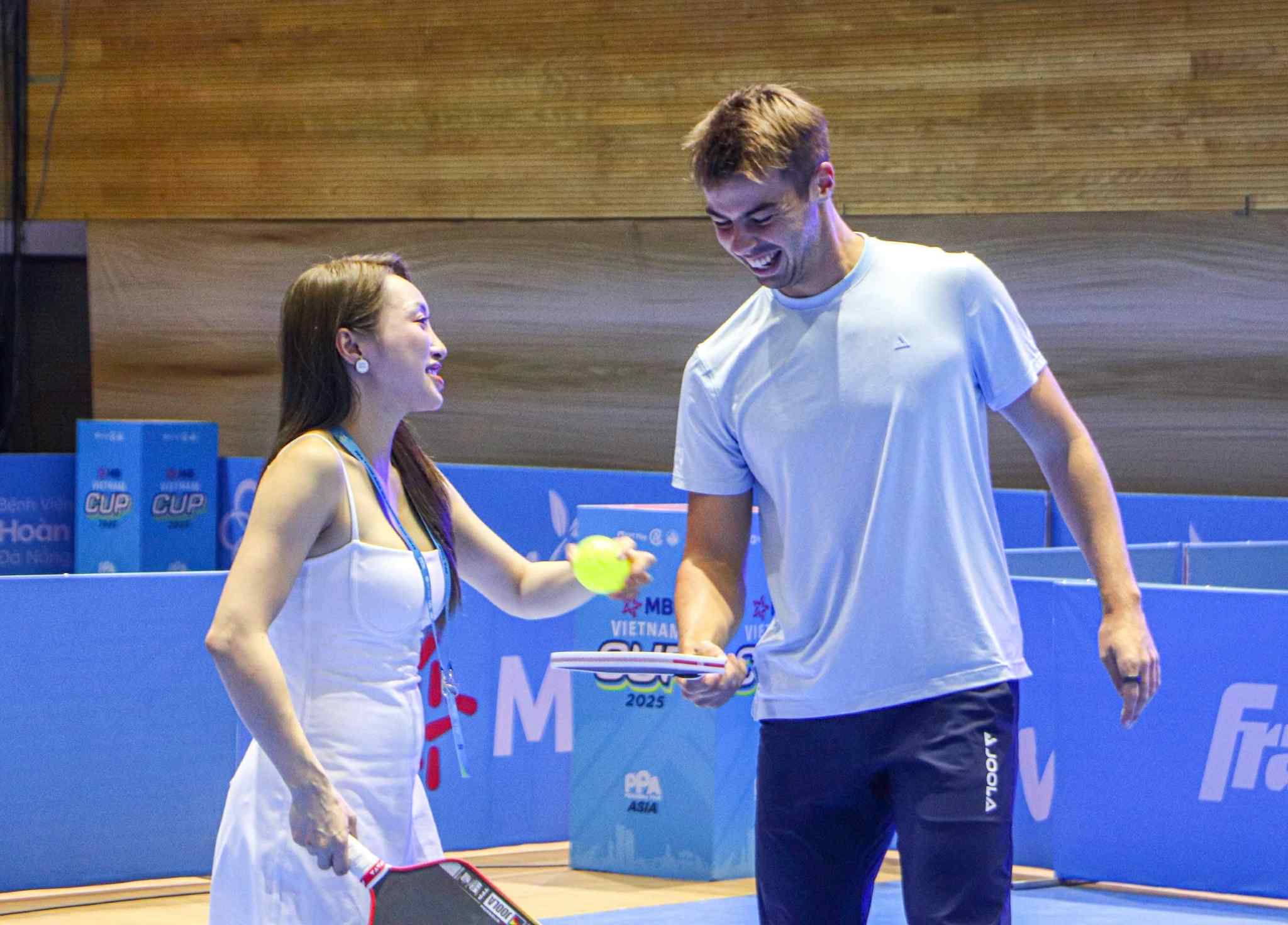 Ben Johns bắt đầu giao lưu trên Tuổi Trẻ Online - Ảnh 2.