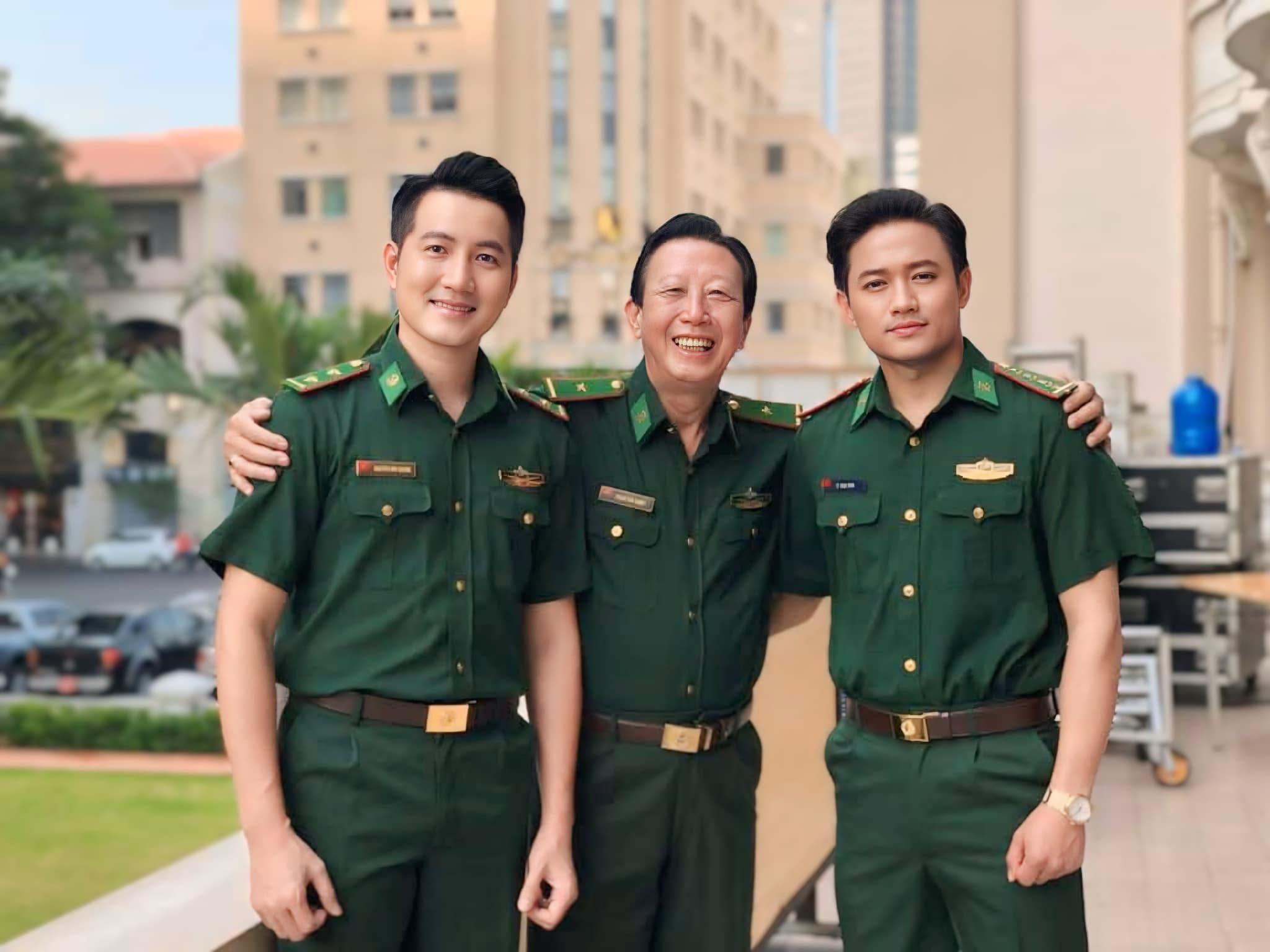 בנו של המוזיקאי דה היין פרסם אלפי תמונות כדי להיפרד מאביו - תמונה 3. Con trai nhạc sĩ Thế Hiển đăng cả ngàn ảnh tiễn biệt ba - Ảnh 3.