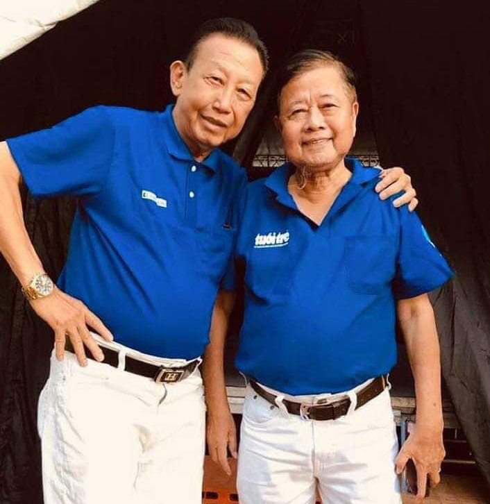 בנו של המוזיקאי דה היין פרסם אלפי תמונות כדי להיפרד מאביו - תמונה 5. Mãi mãi hát về anh... nhạc sĩ Thế Hiển - Ảnh 5.